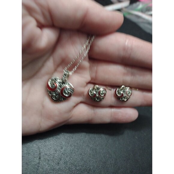 **Final Sale** Sterling silver heart necklace and earrings - Picture 3 of 12